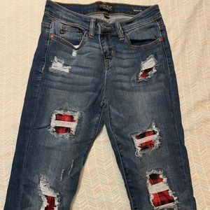 Judy Blue - Skinny Fit - Buffalo Plaid Patch Mid Rise Jeans